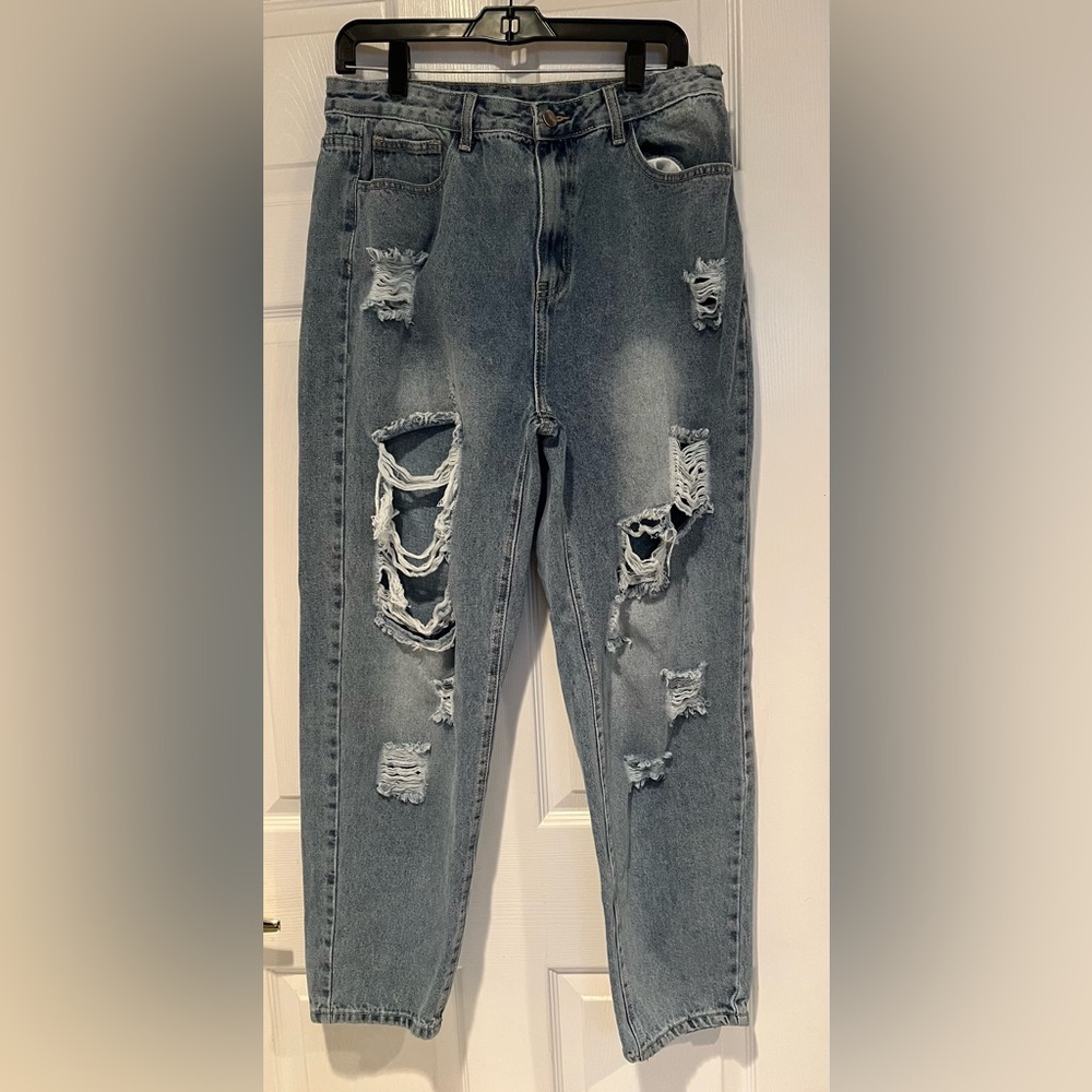 SHEIN Women's Distressed Relaxed Mom Jeans